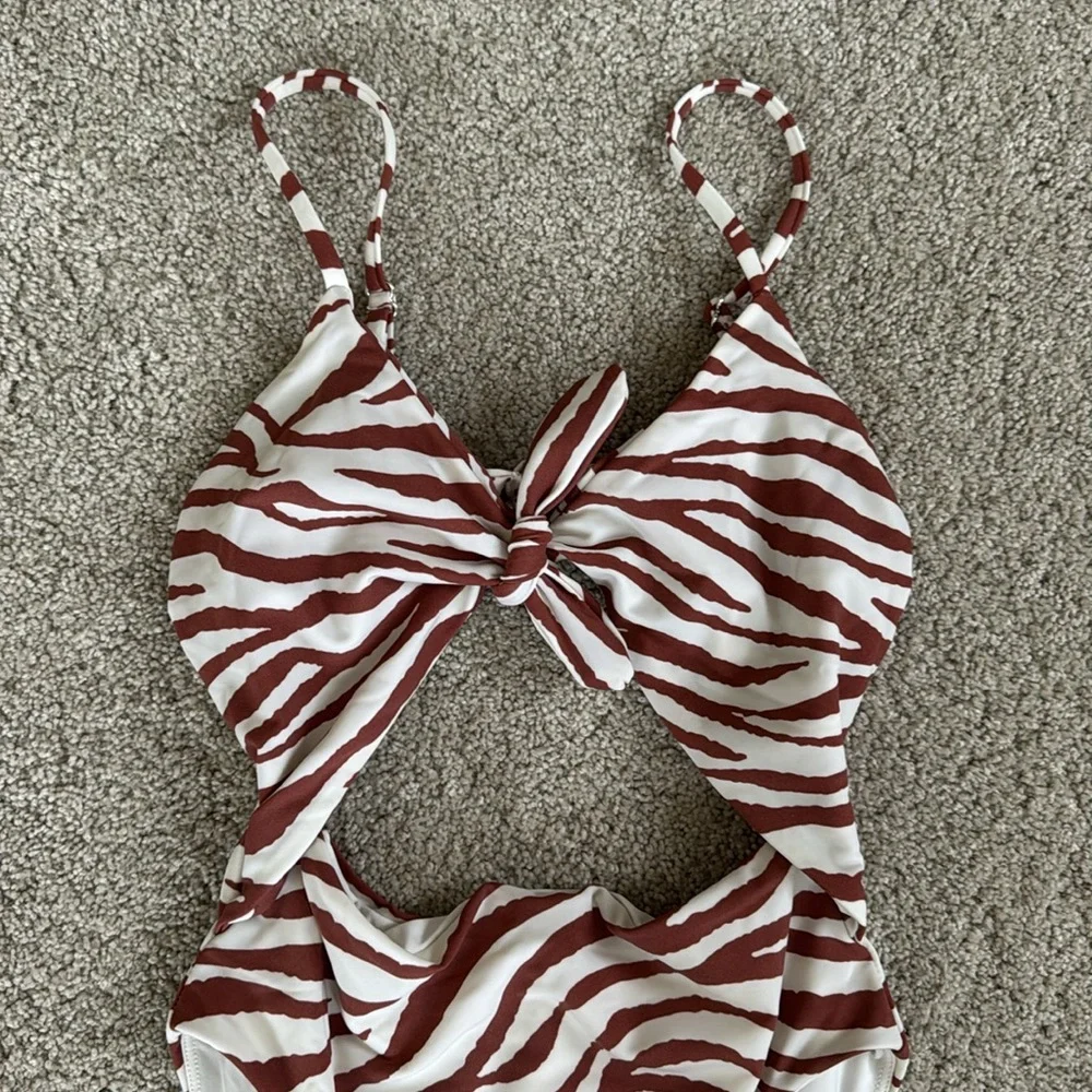 VERONICA BEARD Cream Brown Tiger Pront Cut Out One Piece Swimsuit S